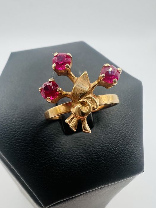 Złoty pierścionek pr. 583