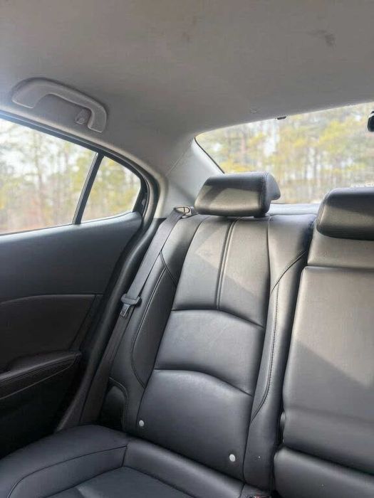 Mazda 3 Touring      2018