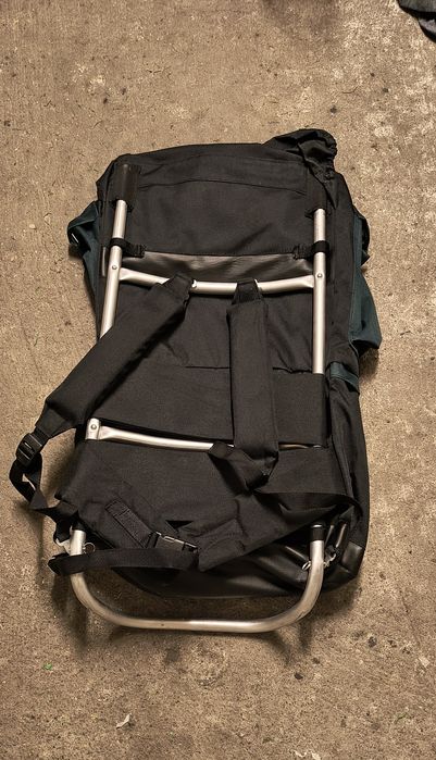 Duży plecak turystyczny ze stelażem NOWY