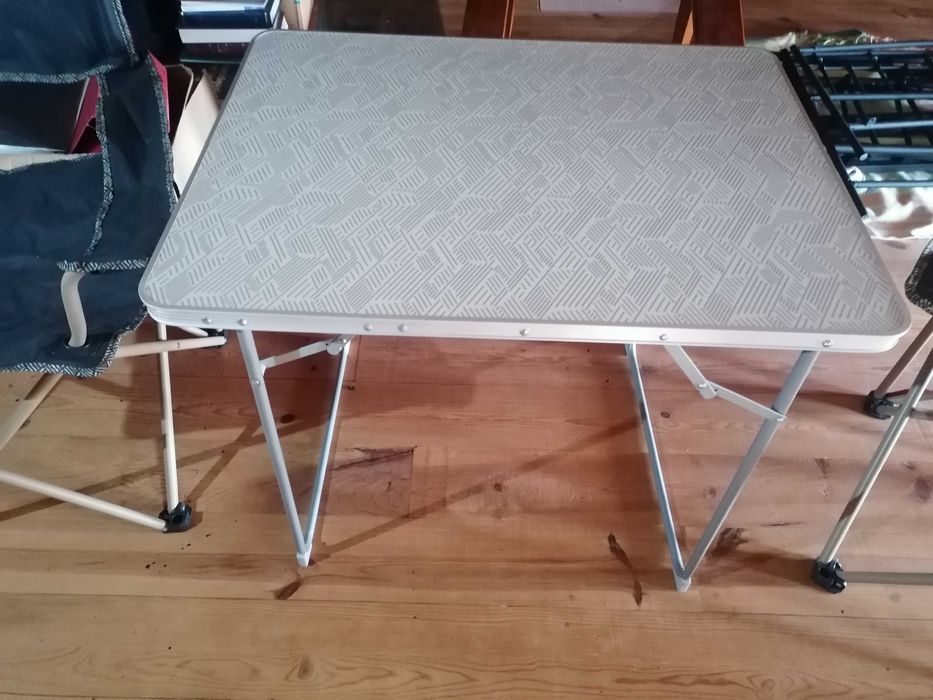 Mesa e cadeiras campismo