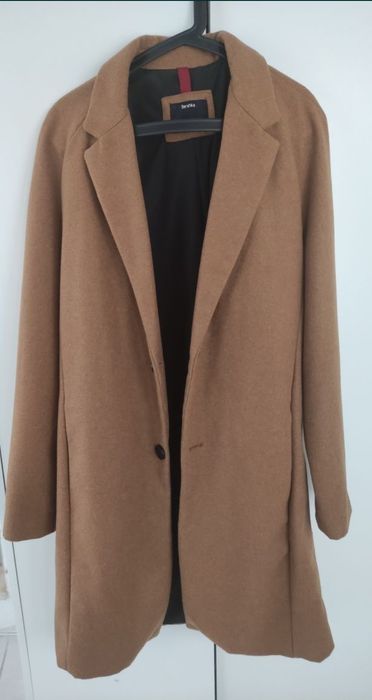 Casaco comprido BERSHKA tamanho M

Tamanho M.

Como novo, utilizado ap