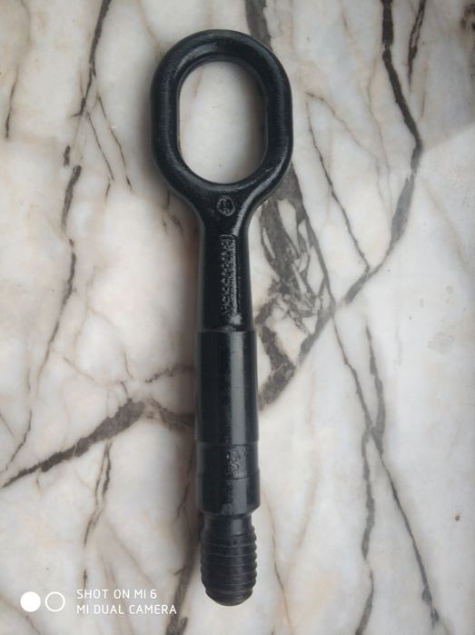 Крюк буксіровочний ауди 8к 090565а