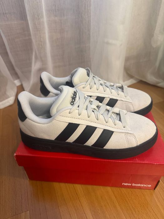 Чоловічі кросівки адідас