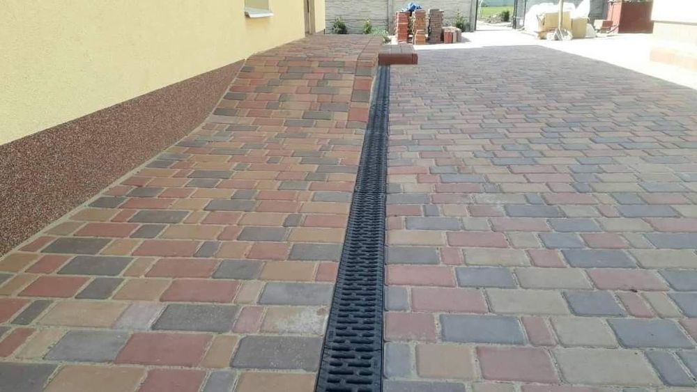 Укладка тротуарной плітки