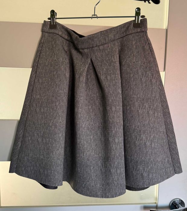 Szara spódniczna z kieszeniami Reserved