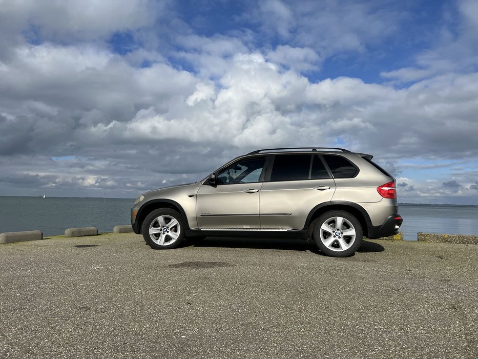 Продам чудовий автомобіль.