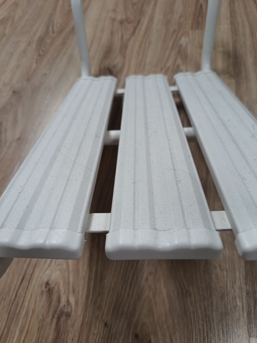 Siedzisko do wanny białe metal plastik  guma wygodne