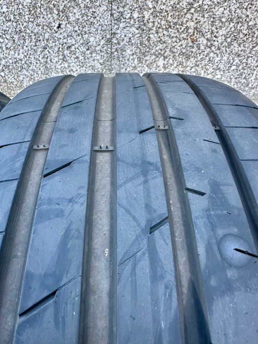 Pneus Hankook iON Evo 235/45ZR18 98W