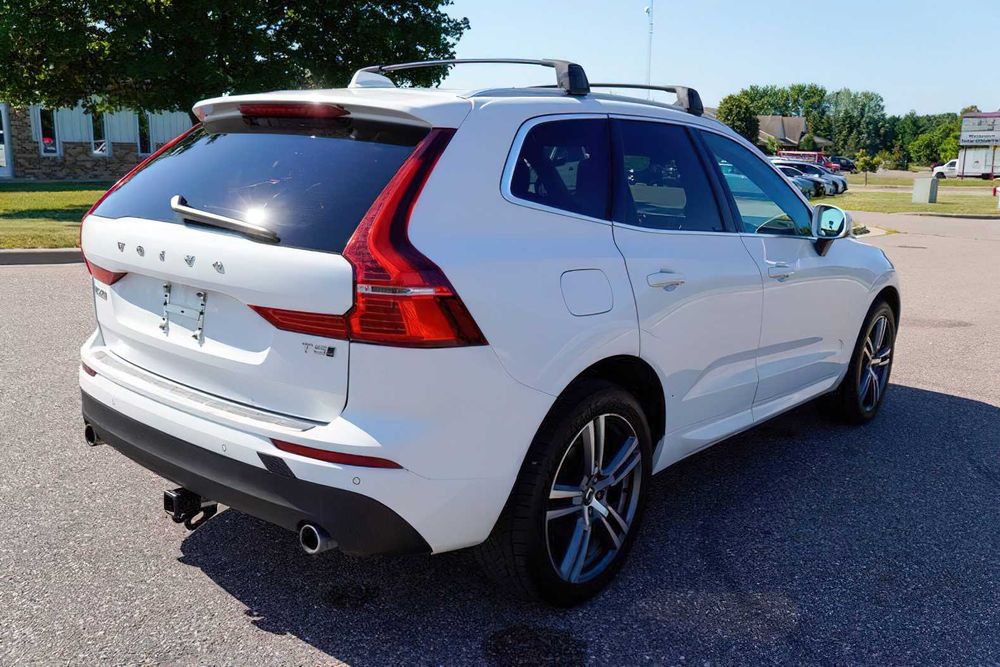 Volvo XC60 B5 Momentum      2022