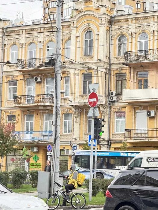 Басейна, 15 Нежитлове приміщення  90кв.м.  м."Палац спорту"