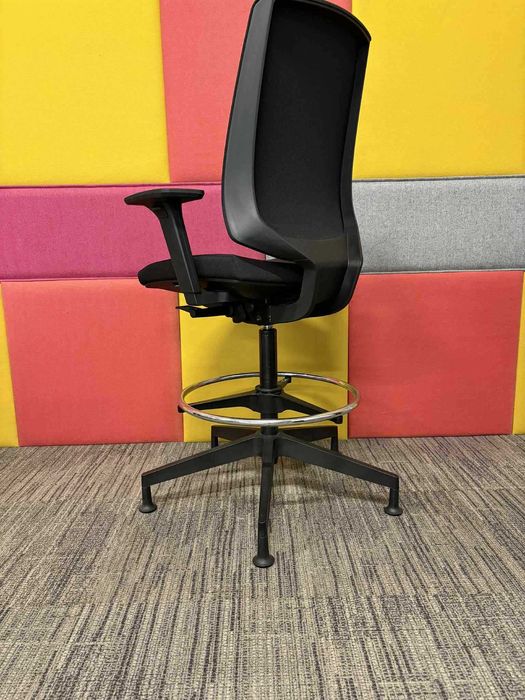 Fotel biurowy obrotowy hoker Profim Lightup 330ST P61PU zobacz!