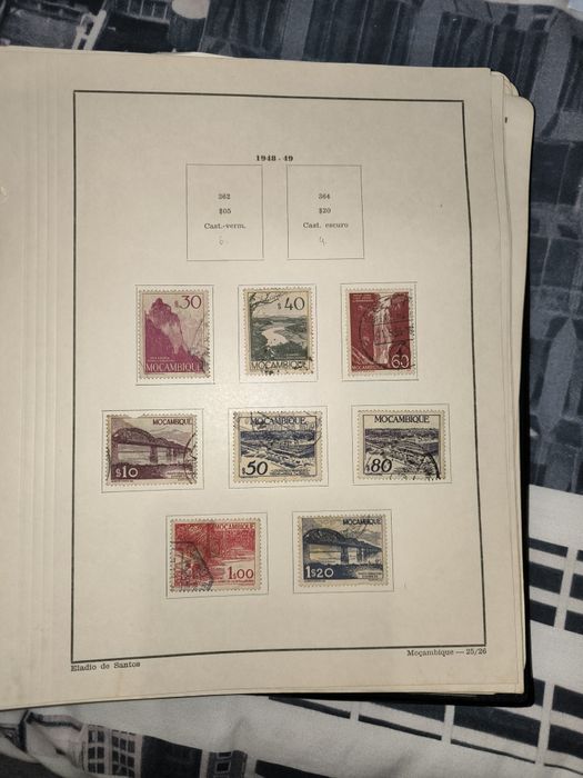 Coleção de selos infindável em bom estado