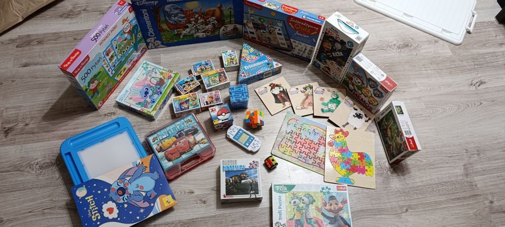Ogromny zestaw puzzli, gier i układanek.