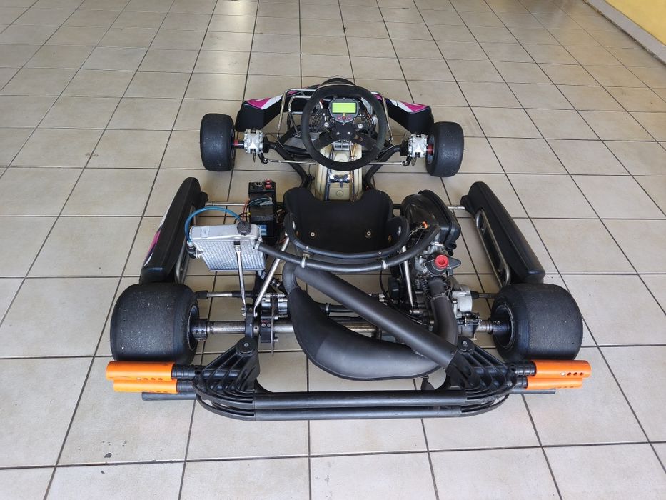 Kart Rotax DD 2 com reboque.