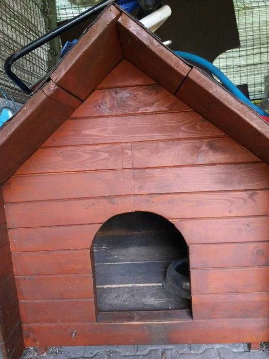 Buda dla średniego i dużego psa