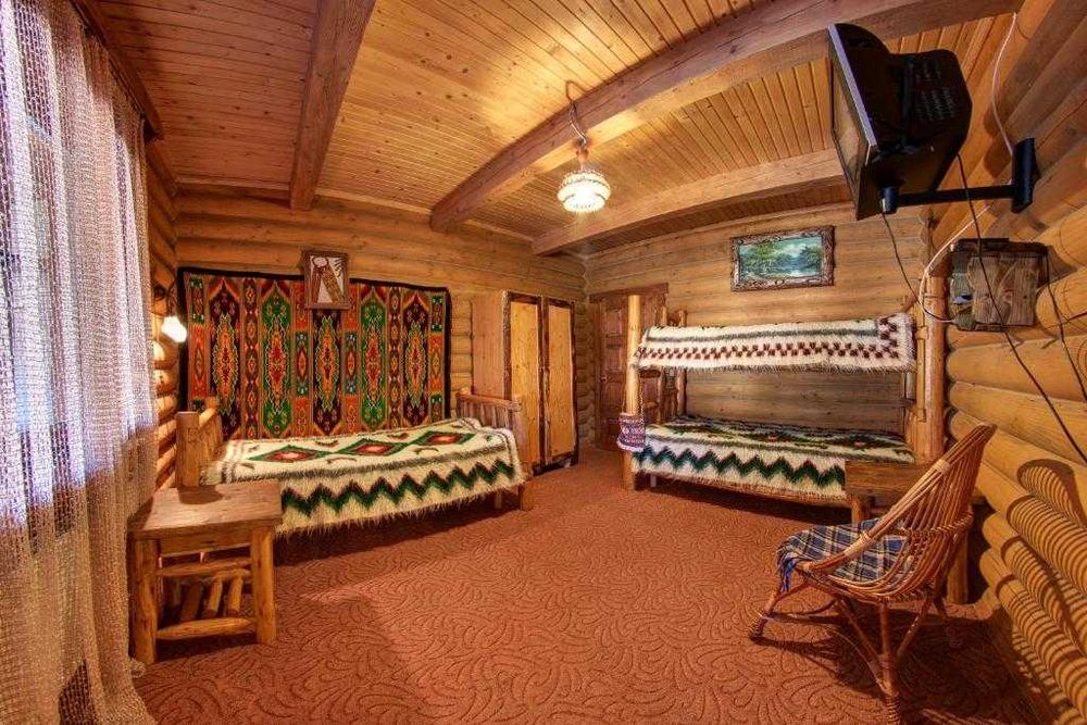 Готельний комплекс в Поляниці