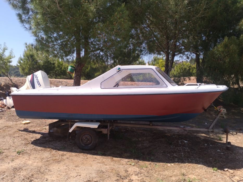 Barco semi cabinado 4,70 m