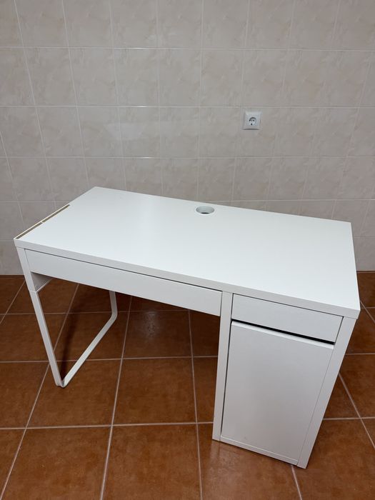 Secretaria “MICKE” IKEA