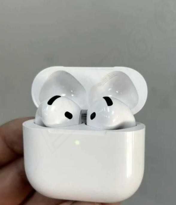 Навушники Нового покоління АірПодс 4