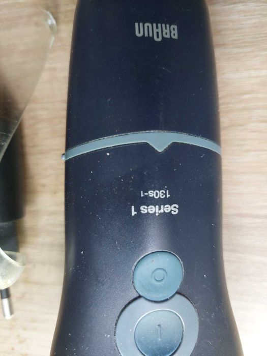 Електробритви Remingston  та Braun