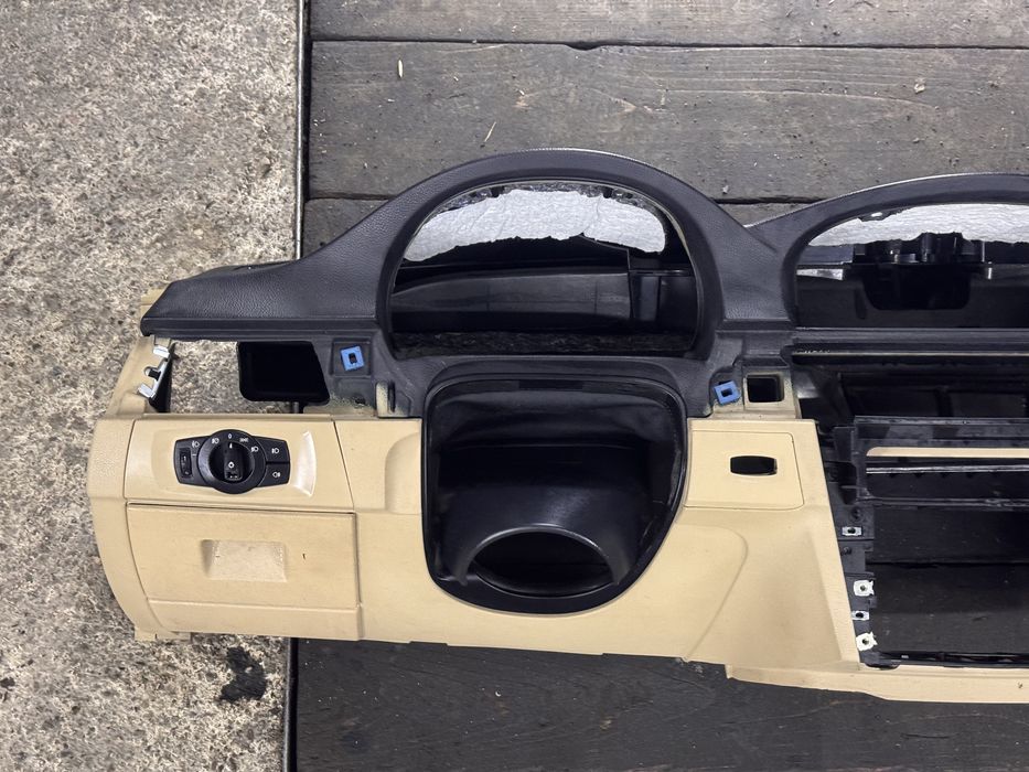 BMW e90 e91 konsola pod navi kubki poduszka airabg