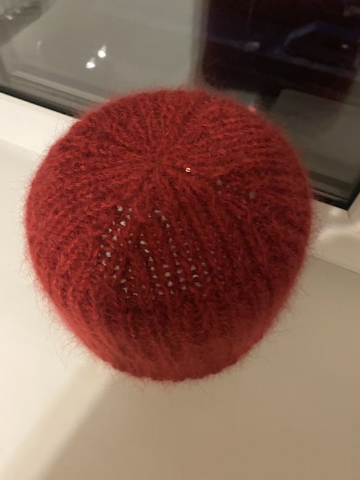 Шапка жіноча (вовна, ангора, мікропаєтки) ручна робота