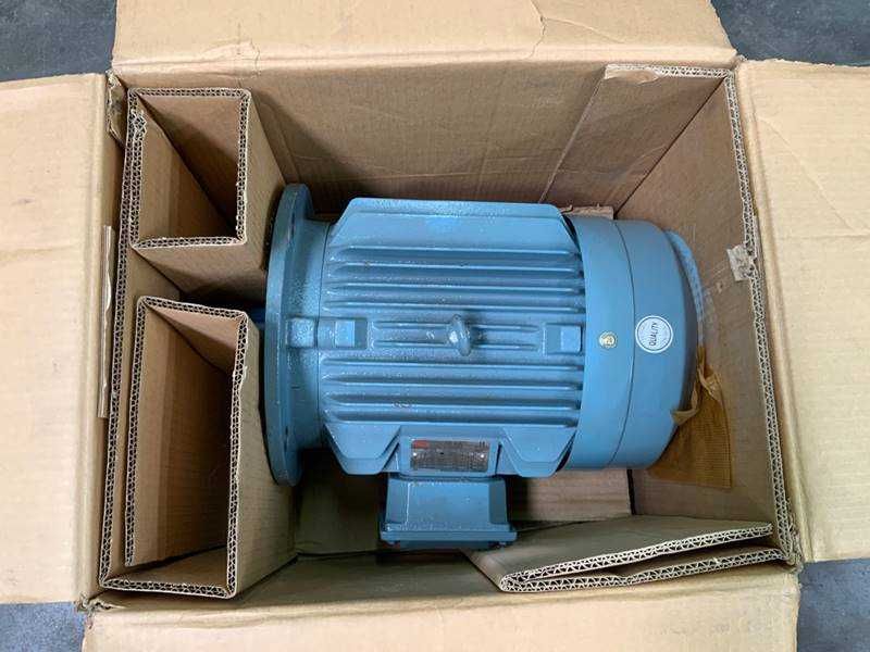 MOTOR TRIFÁSICo 5.5KW 7.5HP 400/690V  novo