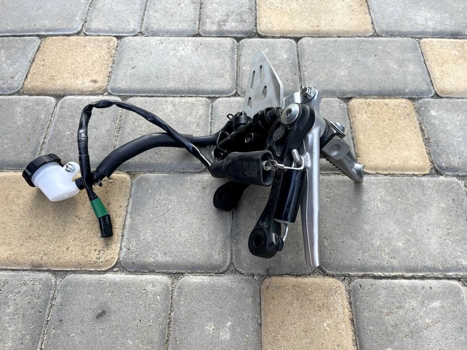 Лапка заднего тормоза, подножка, кронштейн, цилиндр Kawasaki Ninja