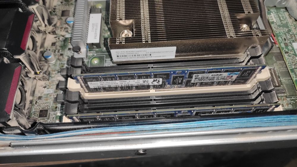 Сервер HP ProLiant DL360p Gen8 (10 SFF)