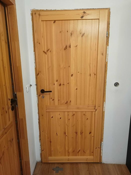 Drzwi wewnętrzne drewniane 90x206