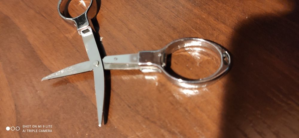 Folding safety-scissors, składane mini-nożyczki bezpieczeństwa