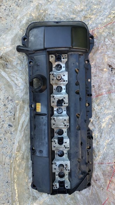 Клапанна кришка на m52tu з подвійним Vanos