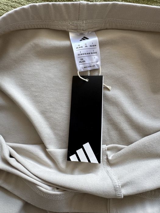 Легінси штани спортивні Adidas Essentials Small Logo JD3072 Бежевий Flare Fit