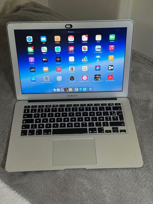 MacBook Air 13 muito bom.
