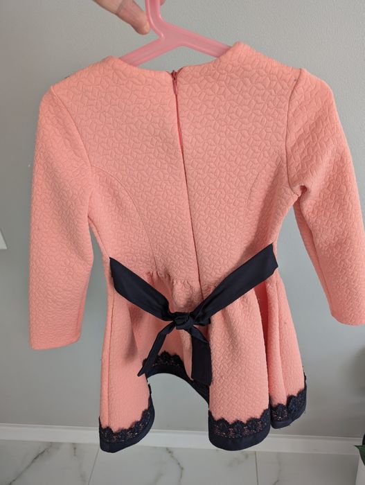 Дитячий одяг: пальто, куртка, плаття