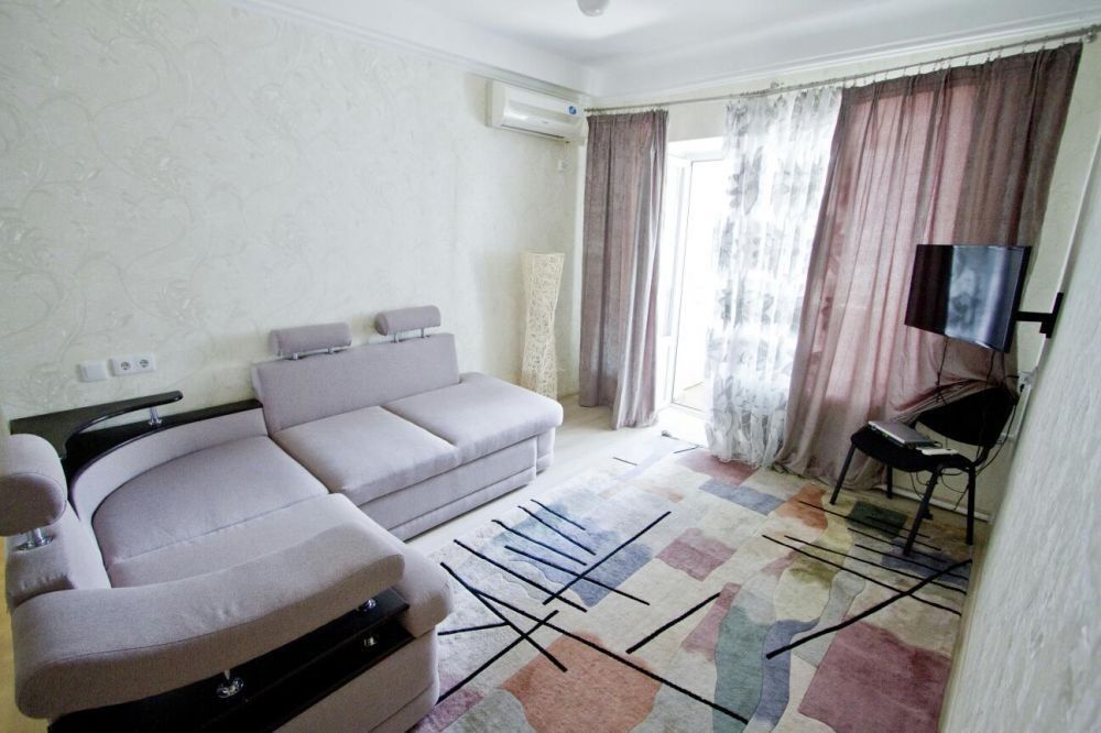 Посуточно квартира в центре! Дворец Украины. НСК ОЛИМПИЙСКИЙ