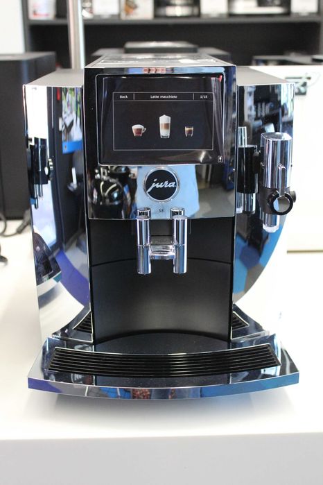 Ekspres Ciśnieniowy Jura S8 (EA) Chrome 15380 Ekspozycja/wyprzedaż