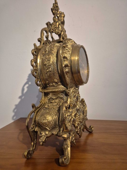 Relógio de mesa em bronze