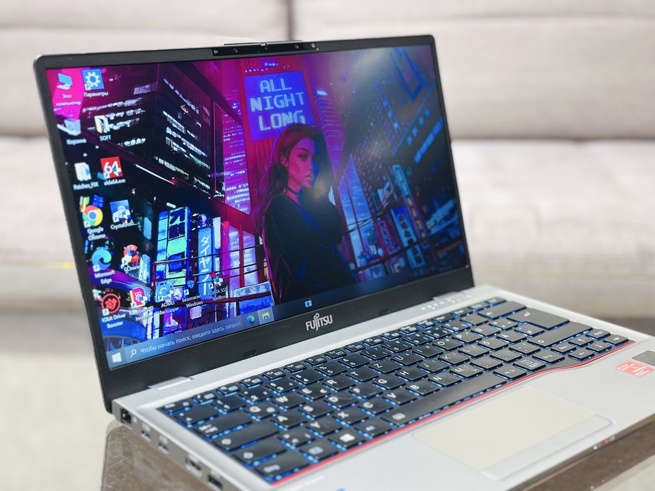 Fujitsu U7411/FHD/IPS/i5-1135G7/4.2 GHz/8 ГБ/SSD 256/Iris Xe Graphics