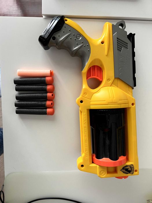 Nerf Gun (12 Bullets)64752262328195122