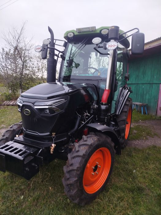 Продам новий трактор 50 мото годин.