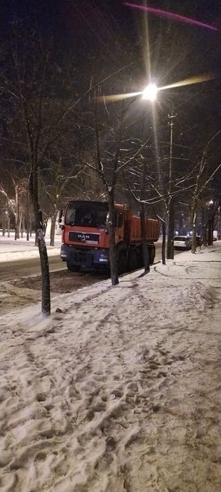 Чистка території сніг  уборка льоду снігу вивоз  Грузчики трактор снег