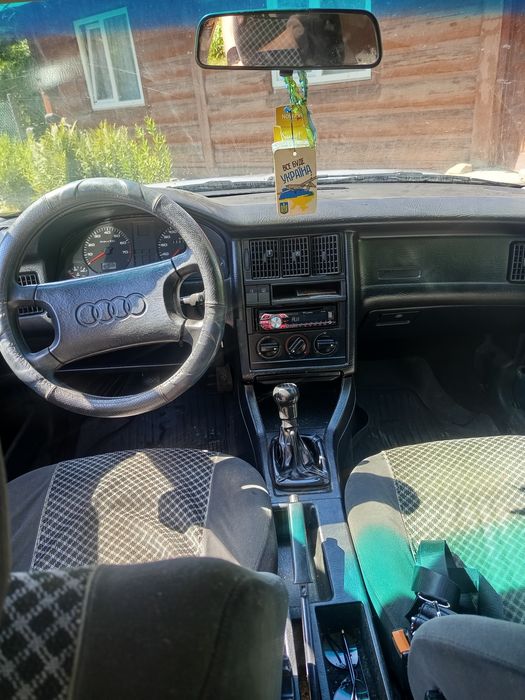 Продам Audi 80 1.6