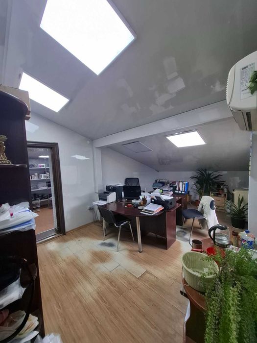 Здаю в оренду комерційне приміщення навпроти Нової Пошти. 240м2