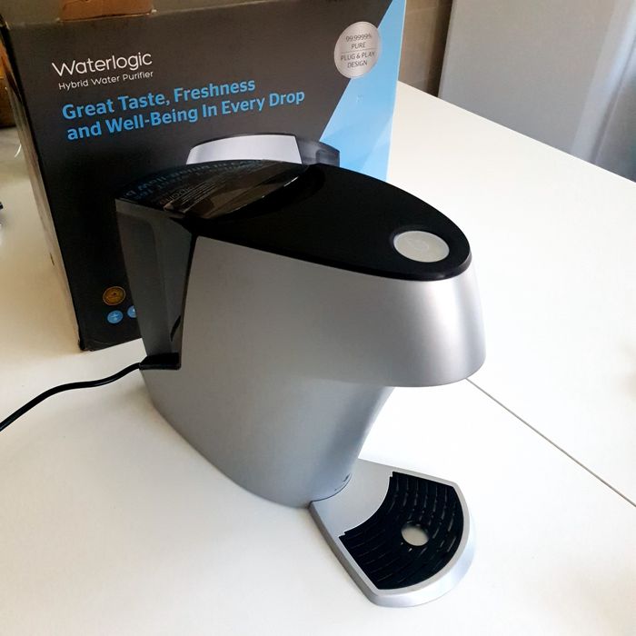 Filtro de água elétrico com filtro se carvão e lâmpada UV. Novo