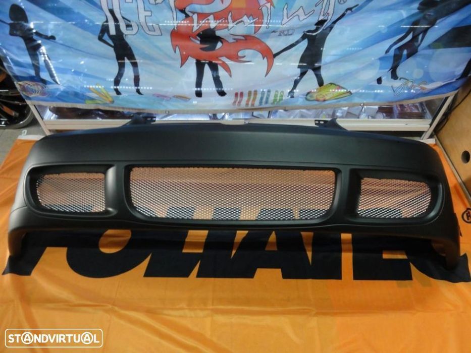 Para-choques Frontal VW Golf 4 / IV 98-03 R32 look em ABS(plástico) C/Espaço para grelha original