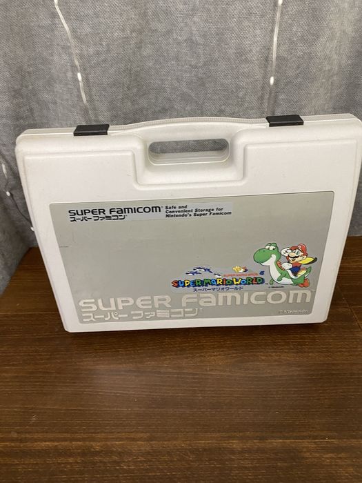 Nintendo Superfamicom ntsc j в кейсі. можливо Кредит