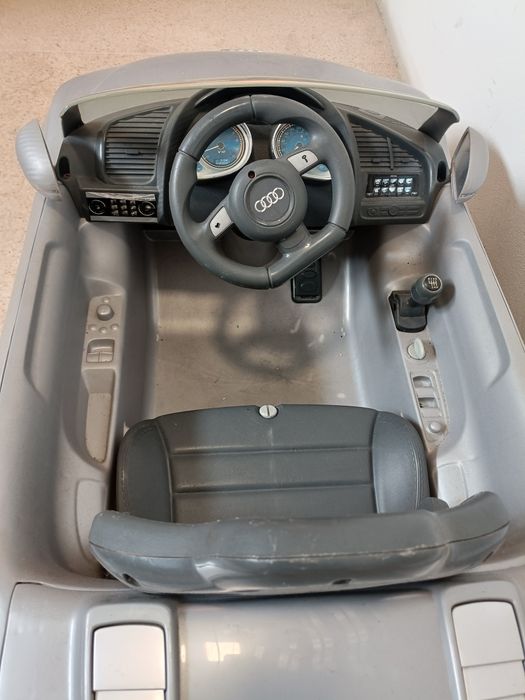 Carro criança elétrico
