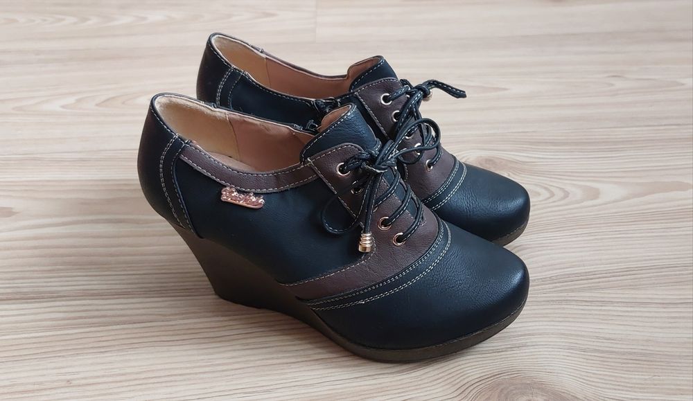Buty damskie na koturnie rozmiar 38