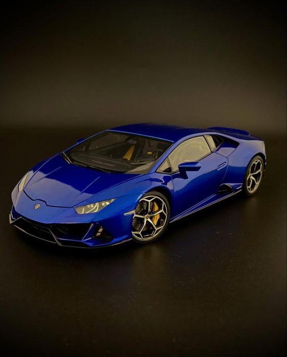 Модель Lamborghini Huracan Evo 1/18 Autoart